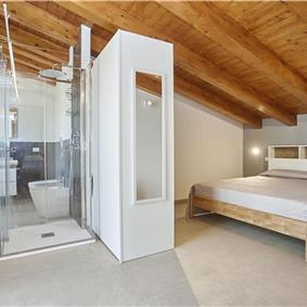 4 bedroom villa with pool, Castellammare del Golfo, sleeps 8-9